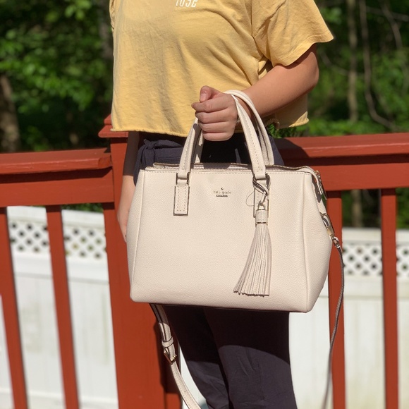 kate spade Handbags - NWT KATE SPADE NAOMI SATCHEL